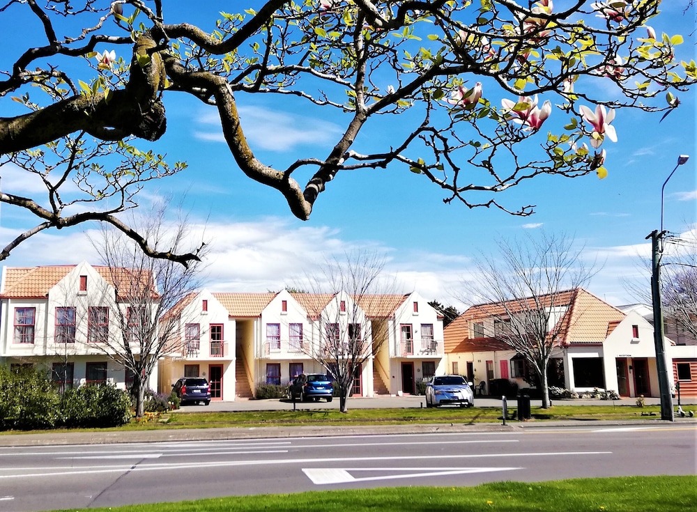 Addington Stadium Motel 33/38
