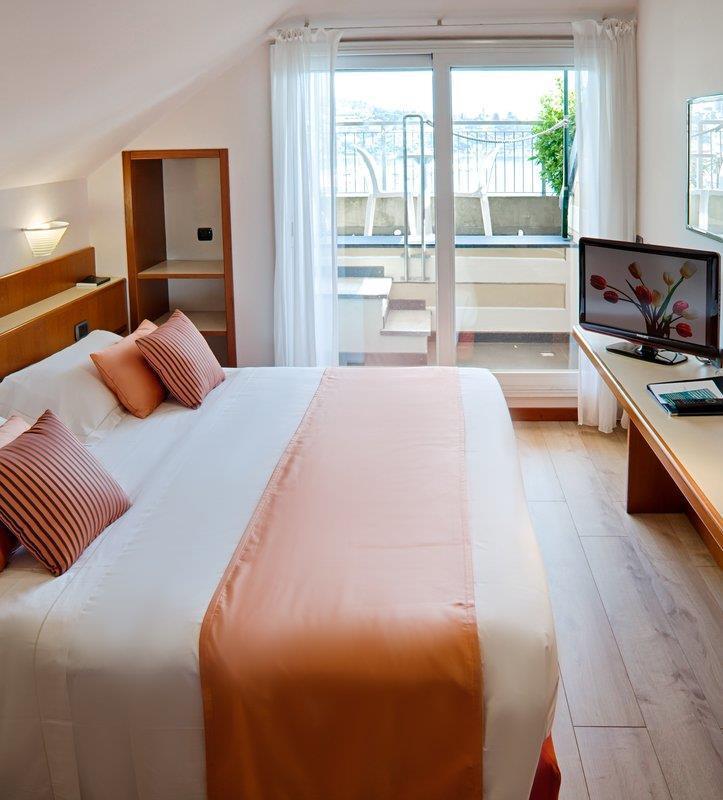 Deluxe, Triple, Sea View