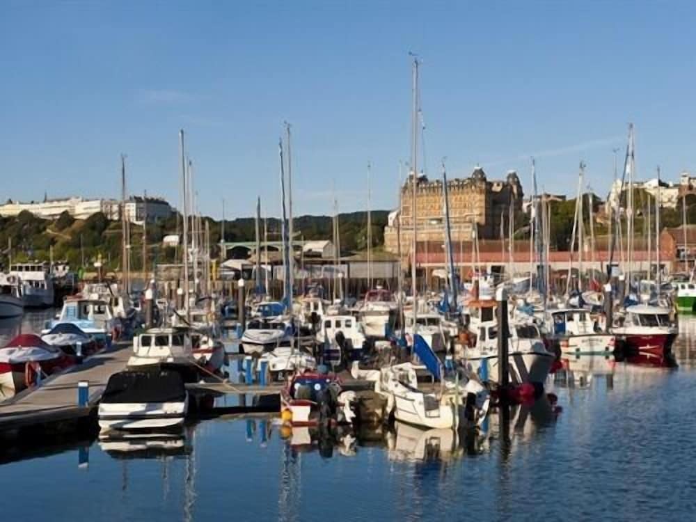 Harbourside Apartments 42/50