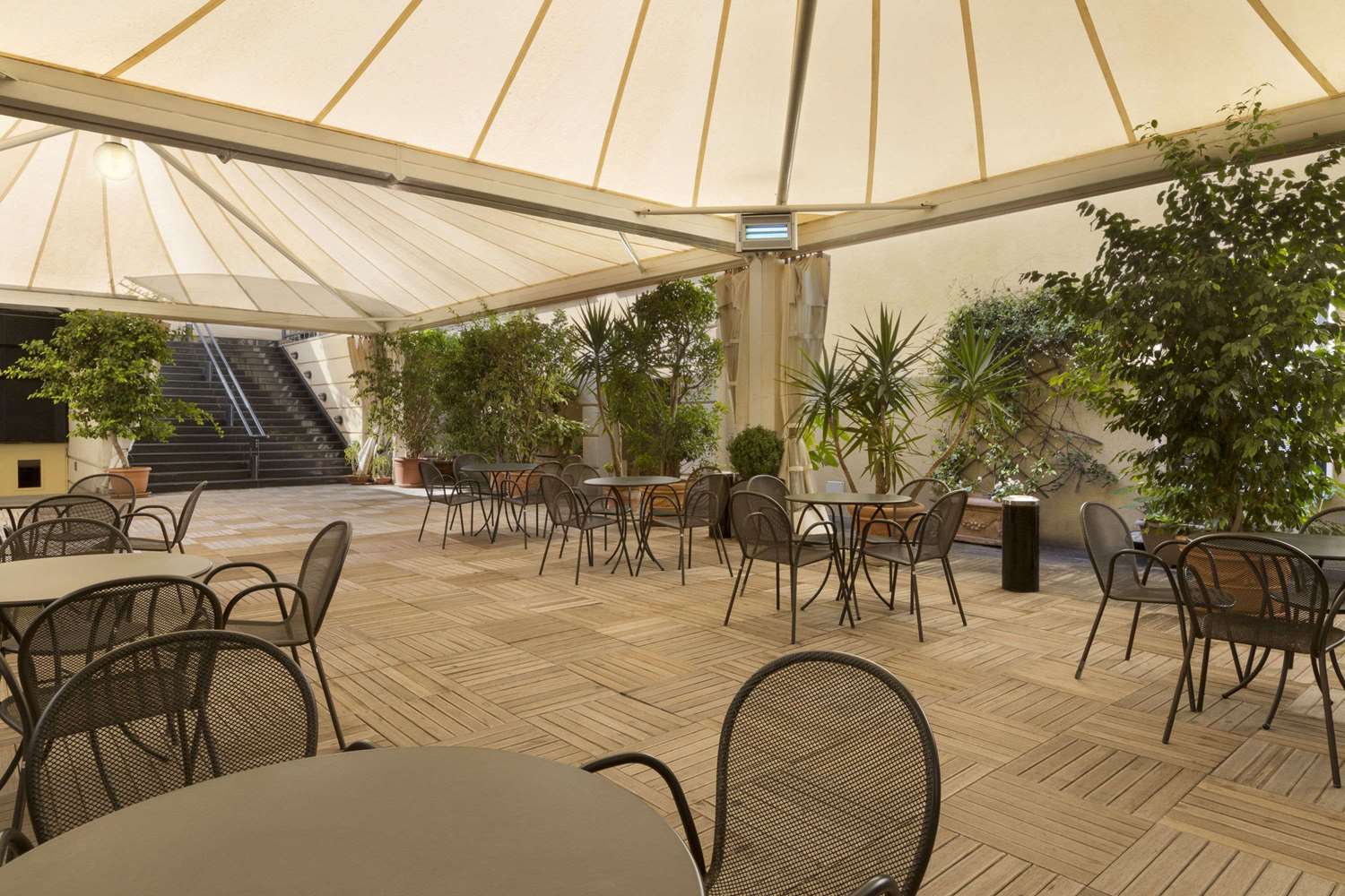 Ramada By Wyndham Naples 32/47