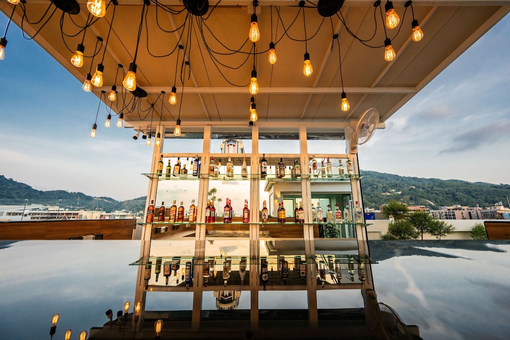 La Vista Patong Hotel 4/42