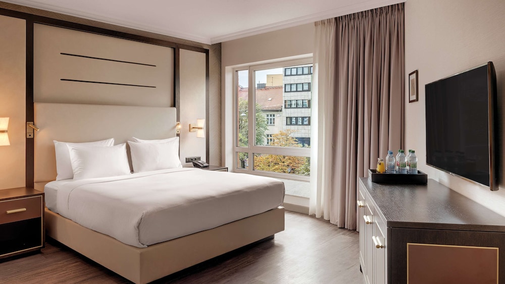 Hilton Munich City 8/74