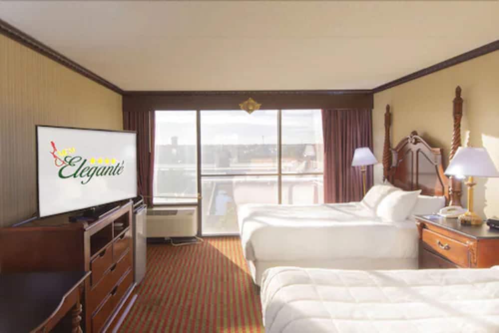 MCM Elegante Hotel and Conference Center 8/52
