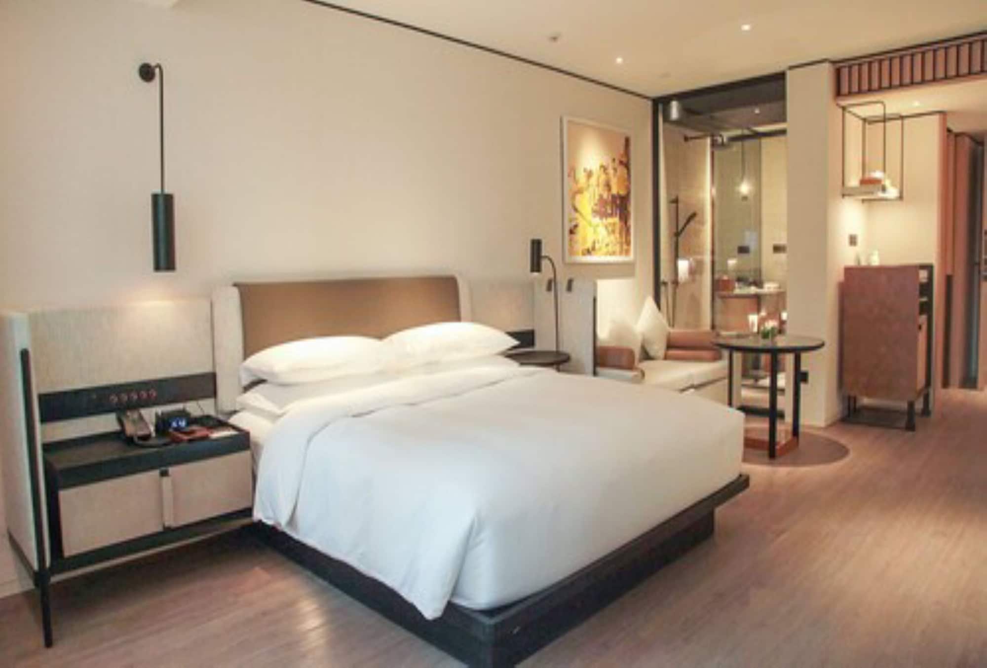 STANDARD, SINGLE, QUEEN BED