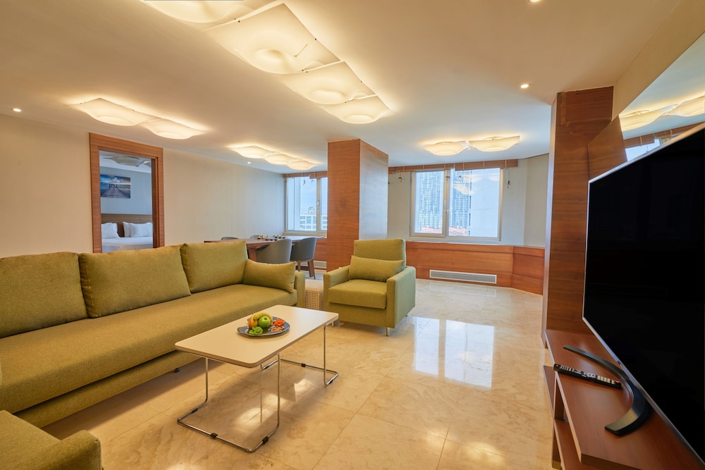 Dedeman Istanbul 48/63