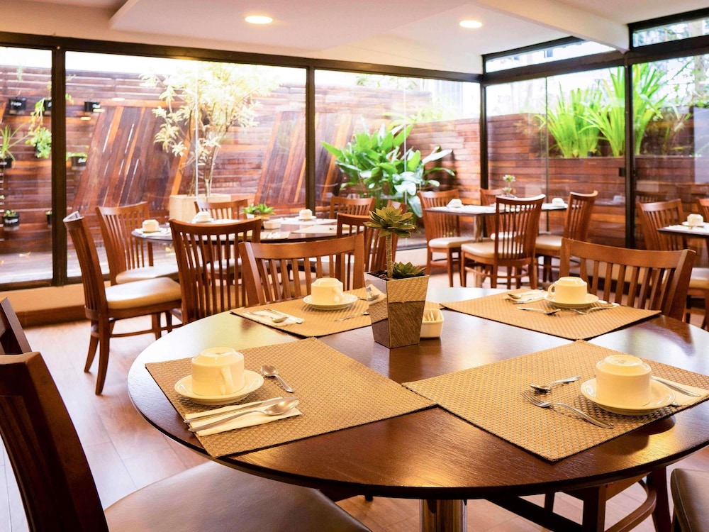 Mercure Curitiba Golden Hotel 63/79