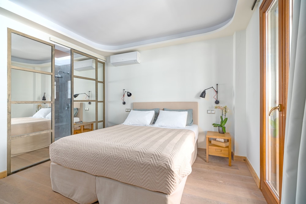 Hermes Suites 11/50
