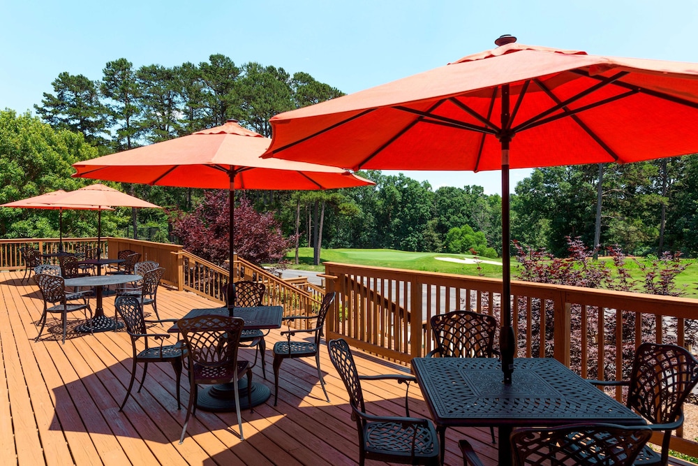 Embassy Suites Greenville Golf Resort Conference Center 14/38