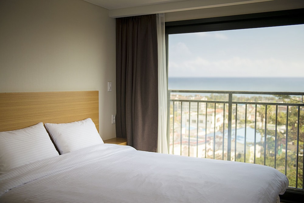 W Ocean Pension 16/31