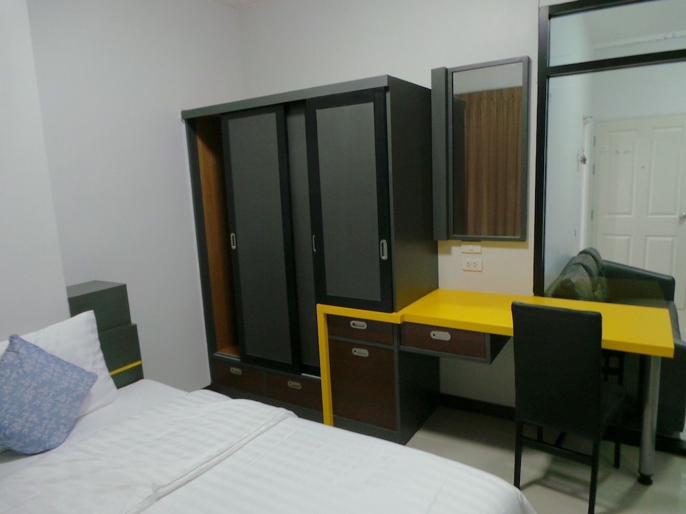 The Icon Service Apartment 16/36