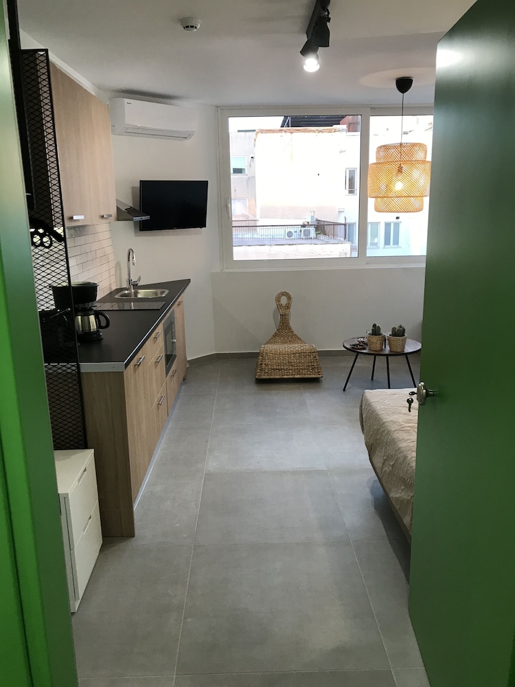 The Athenians Modern Apartments 36/50