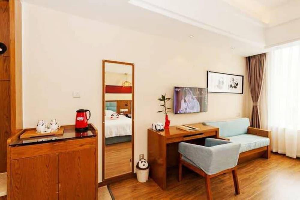 Panda Prince Hotel (Chengdu Chunxi Road) 7/17