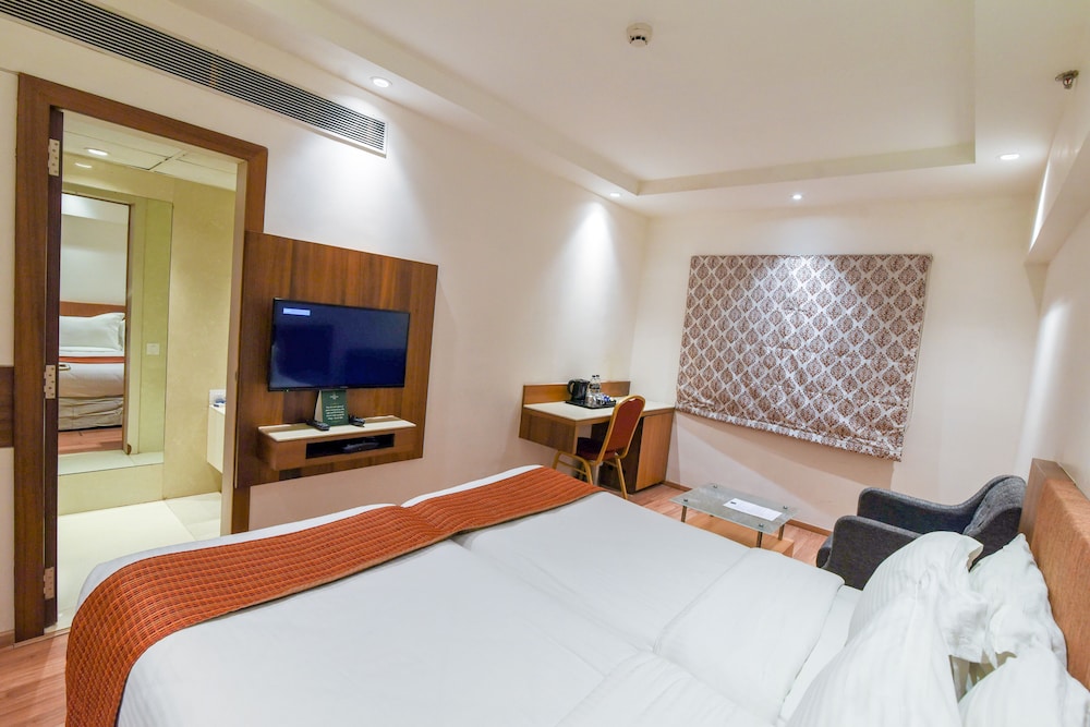 HOTEL EMERALD PARK-SHARANPUR 7/36