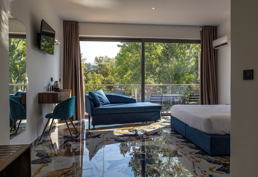 Blue Water Resort 30/60