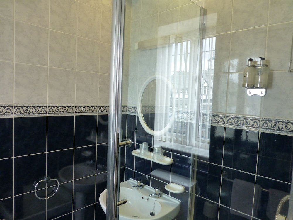 Maes Manor Hotel 49/50