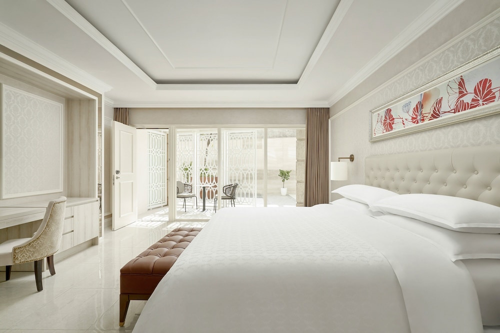 Sheraton Grand Danang Beach Resort and Spa 9/47