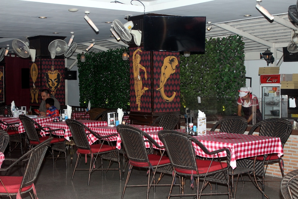 Zip Lounge And Apartments ( Ex. Zip Hotel & Bar) 26/36