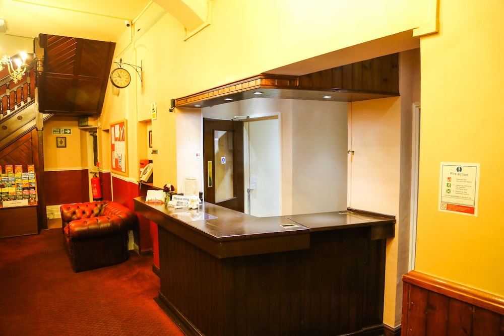 Croft Hotel 6/60
