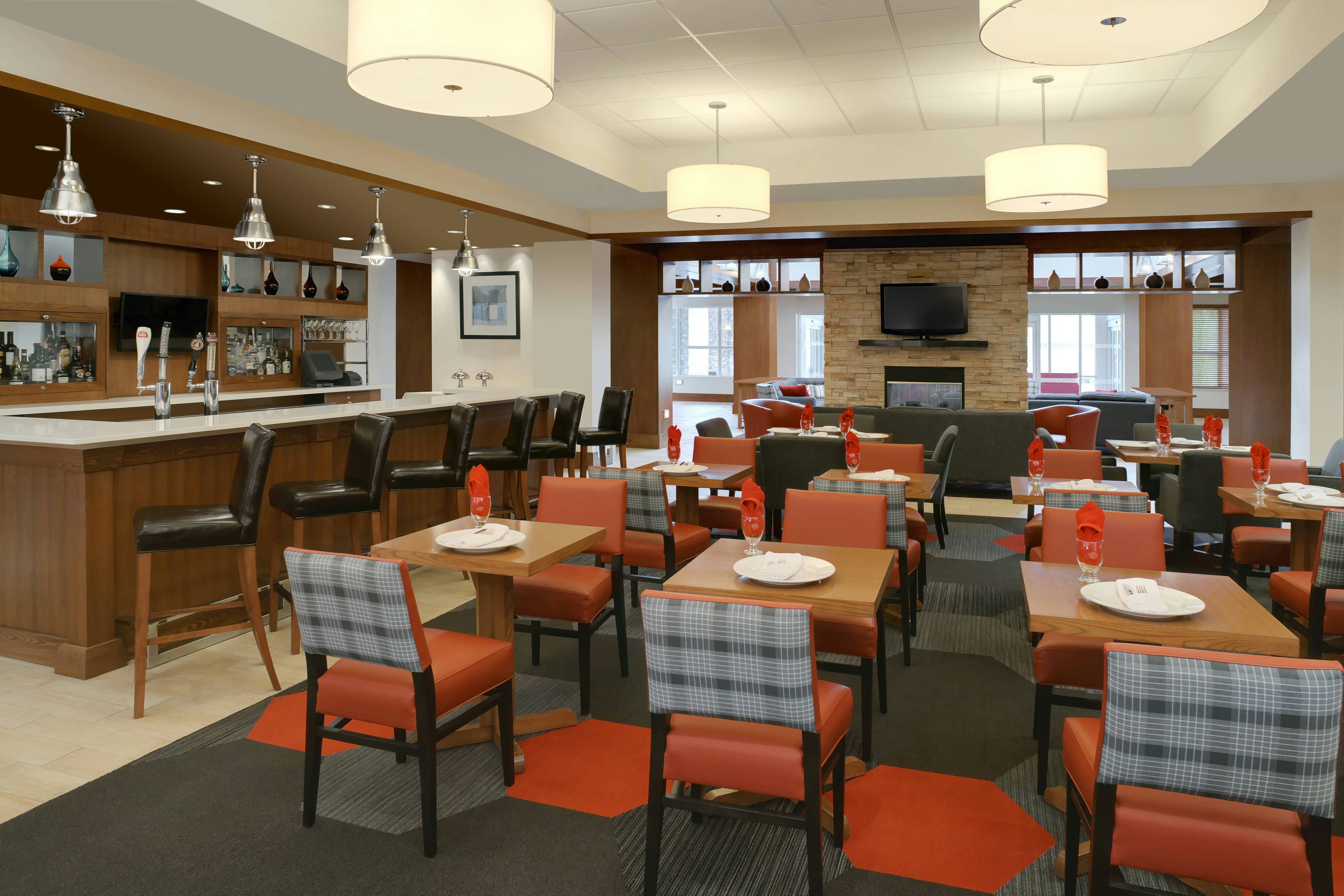 FOUR POINTS BY SHERATON CAMBRIDGE KITCHENER, ONTARIO 4/6