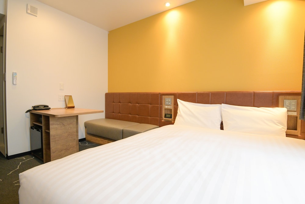 DELUXE, DOUBLE BED