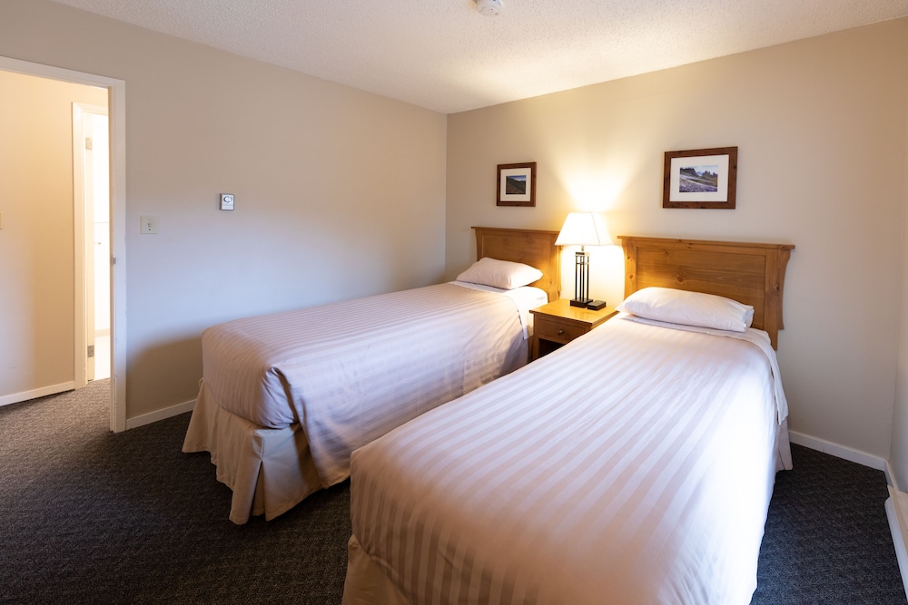 Tantalus Resort Lodge 21/55