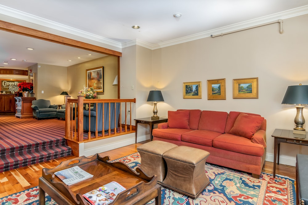 Grey Fox Inn Resort 47/66