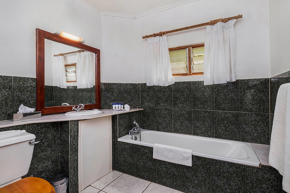 Protea Hotel by Marriott Lusaka Safari Lodge 49/50