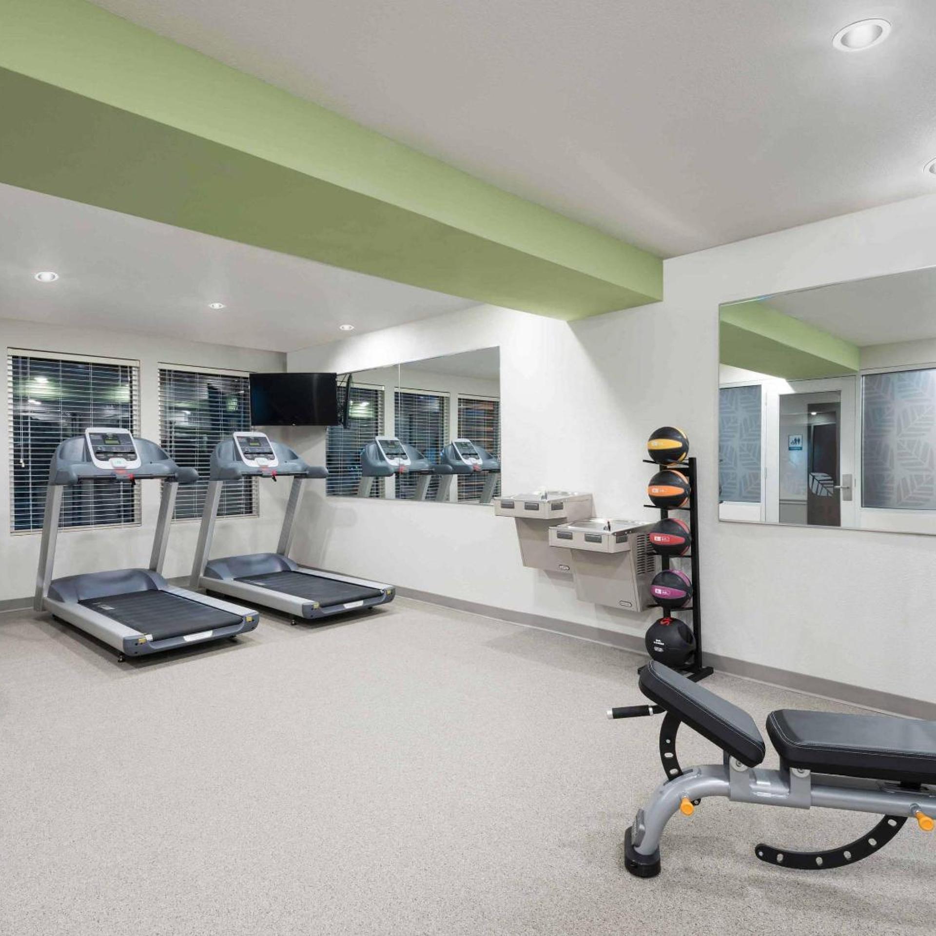 WoodSpring Suites Cleveland North 22/30