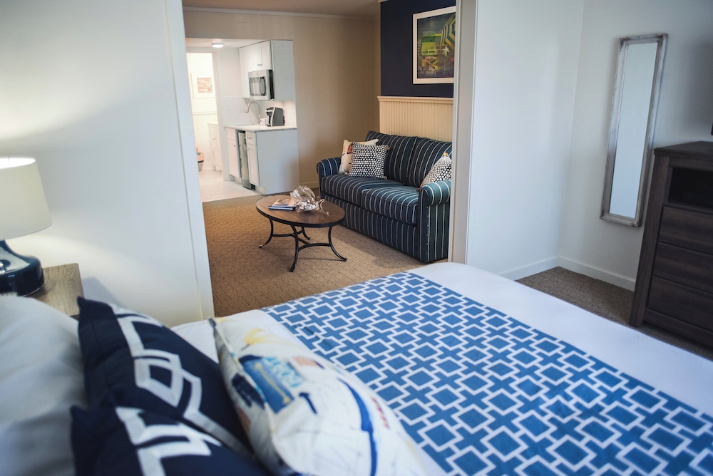 Studio, Suite, King Bed, Kitchenette