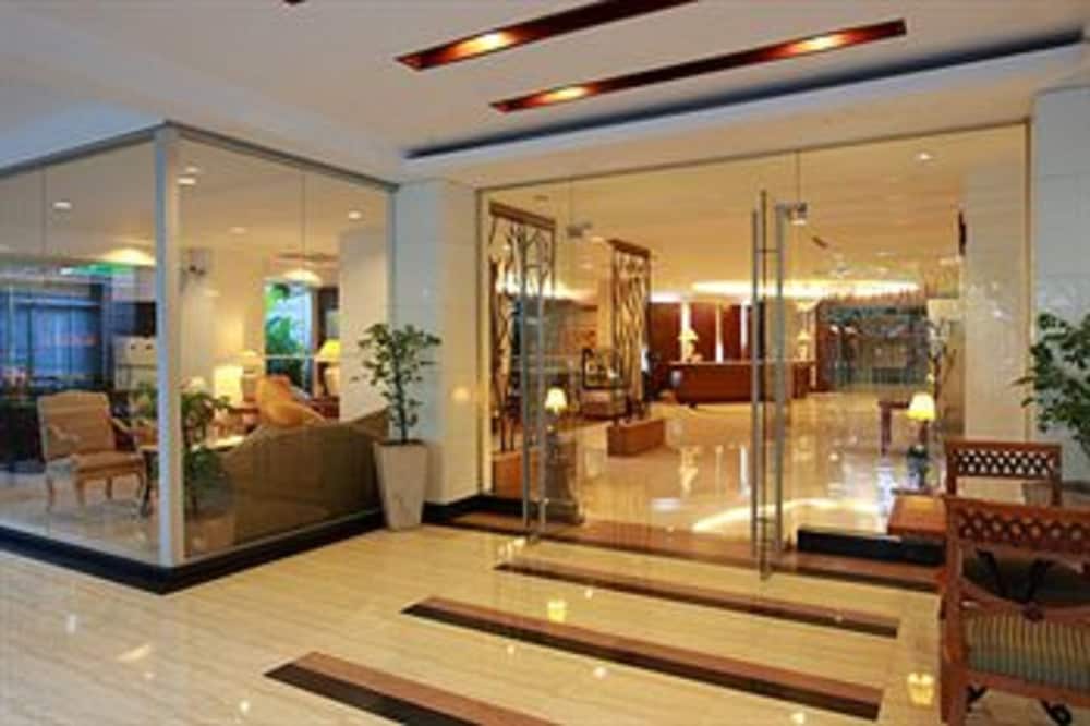 Royal View Resort 8/50