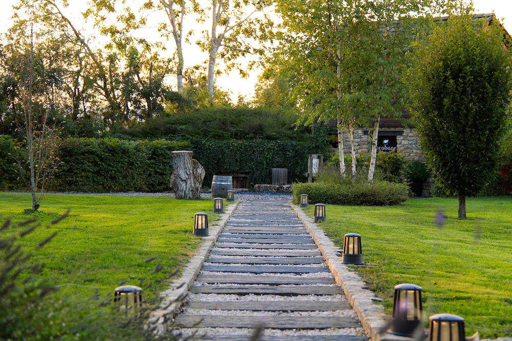LE DOMAINE DES PRES VERTS SPA 35/50