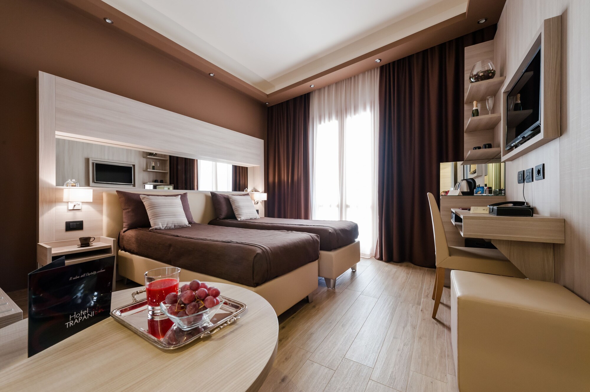 ROOM, TRIPLE