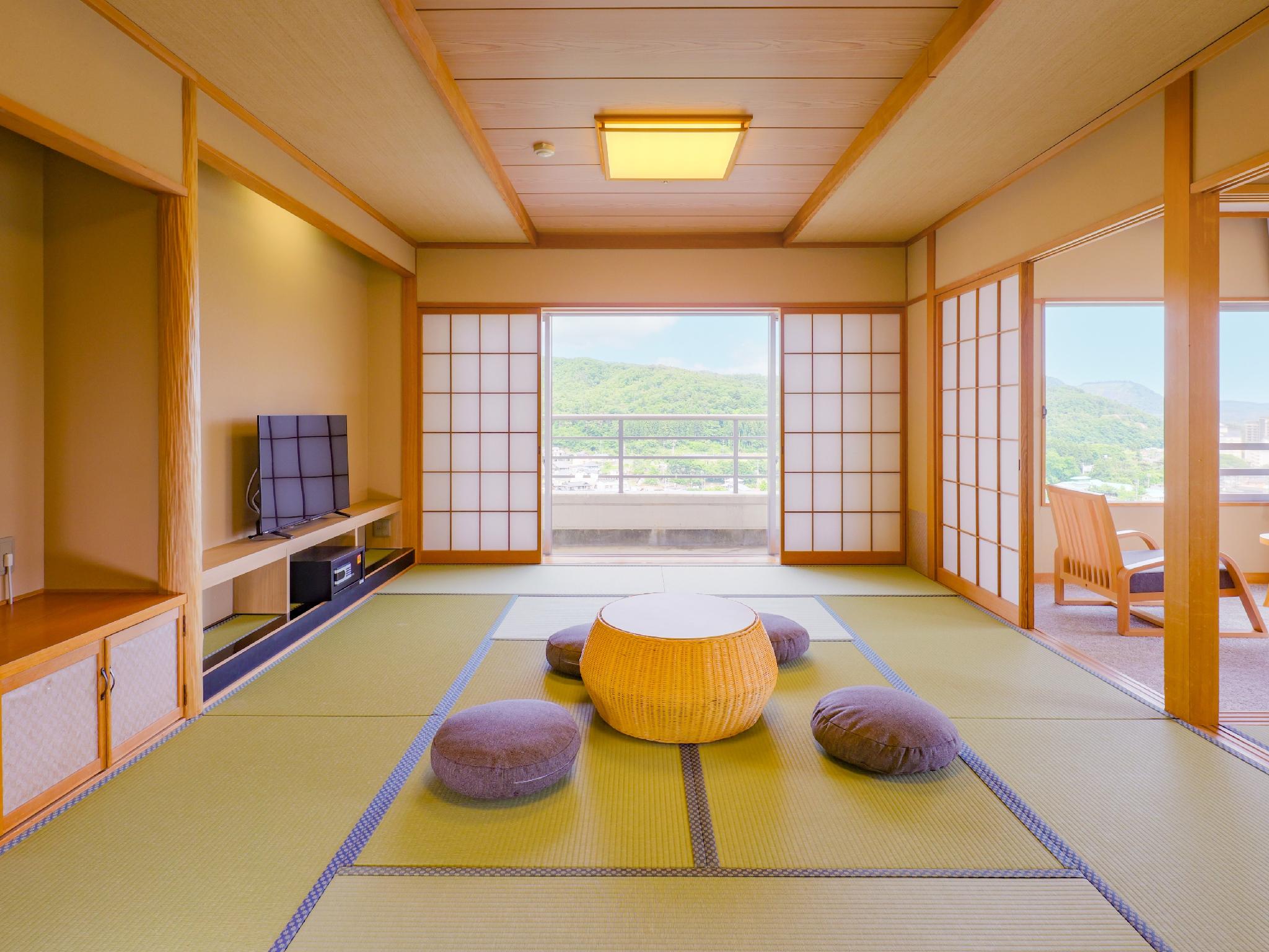Japanese, Standard, 6 Futon Beds, Indoor Bath