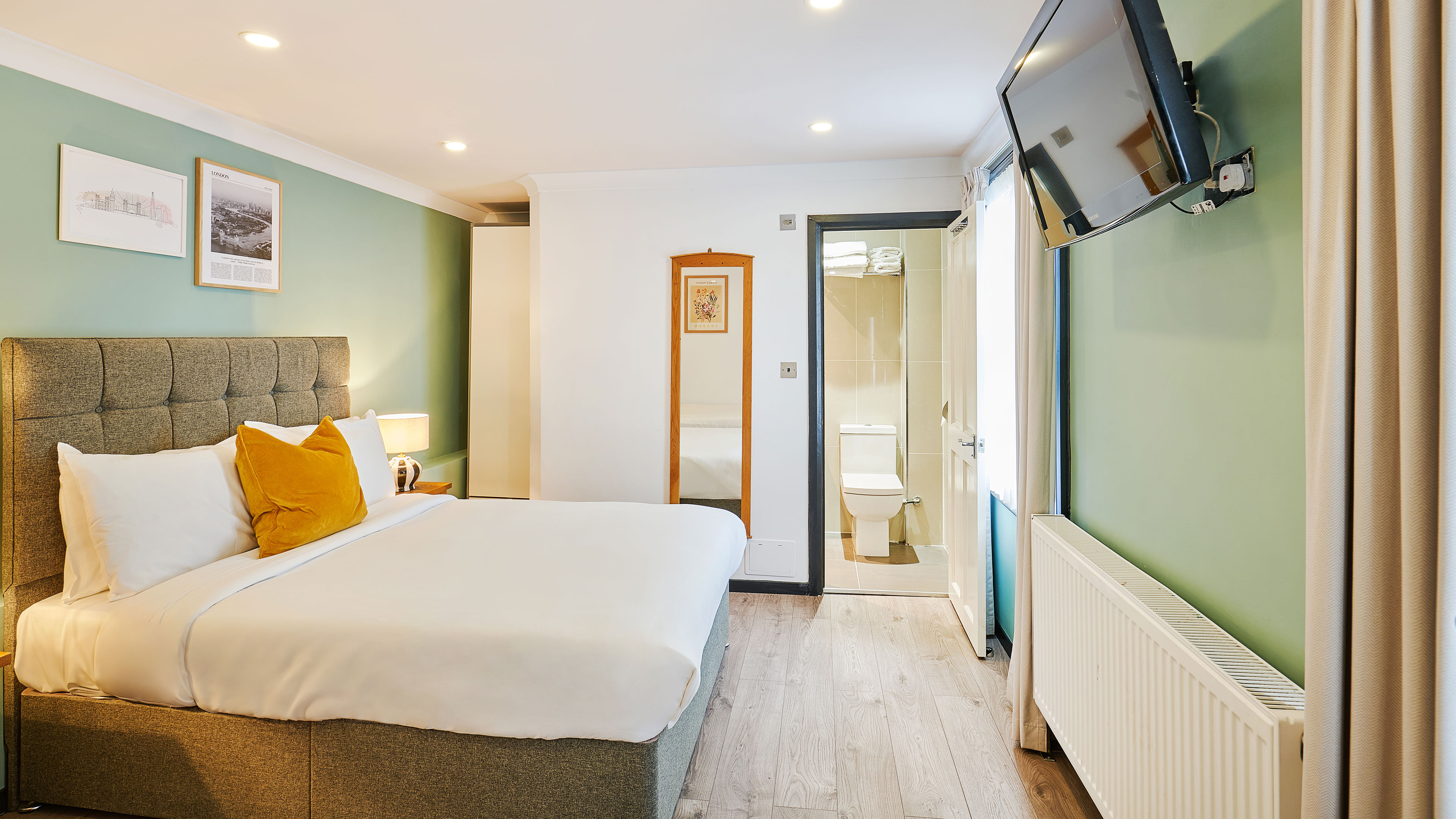 Huttons Hotel, Victoria London 13/63