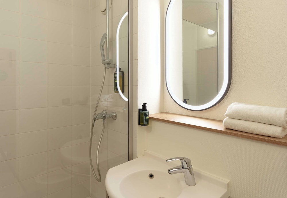 B&B Hotel Paris Vitry-sur-Seine 3 stars 53/55
