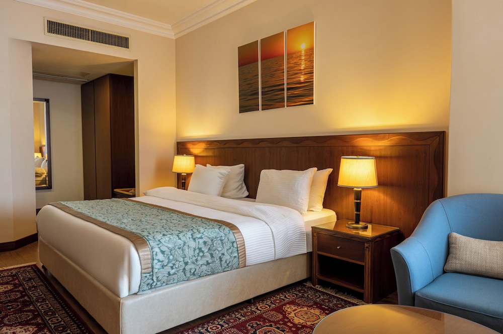 GOLDEN TULIP JIYEH MARINA RESORT 14/50