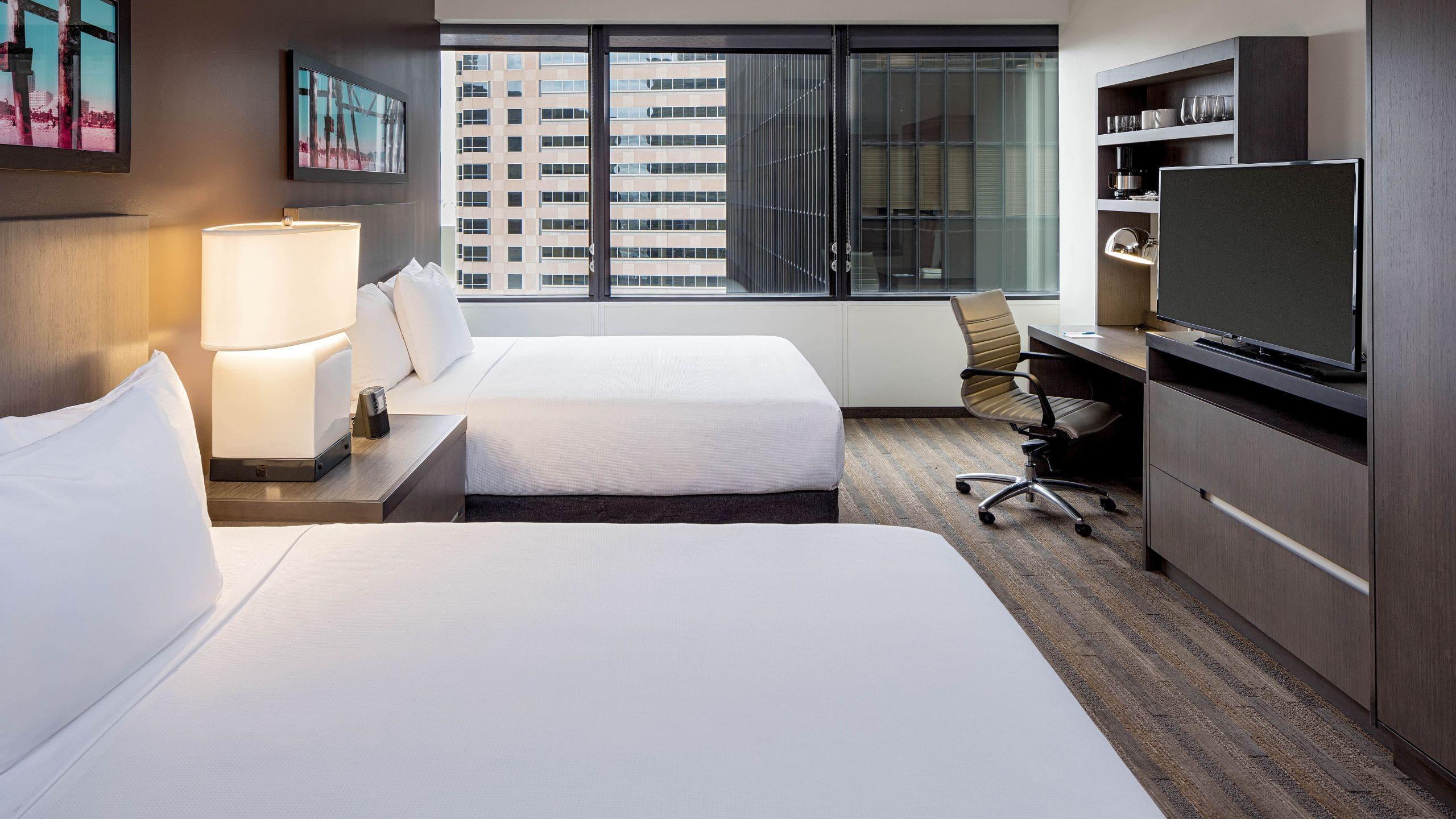 Room, 2 Queen Beds, Den, Bathtub, Accessible
