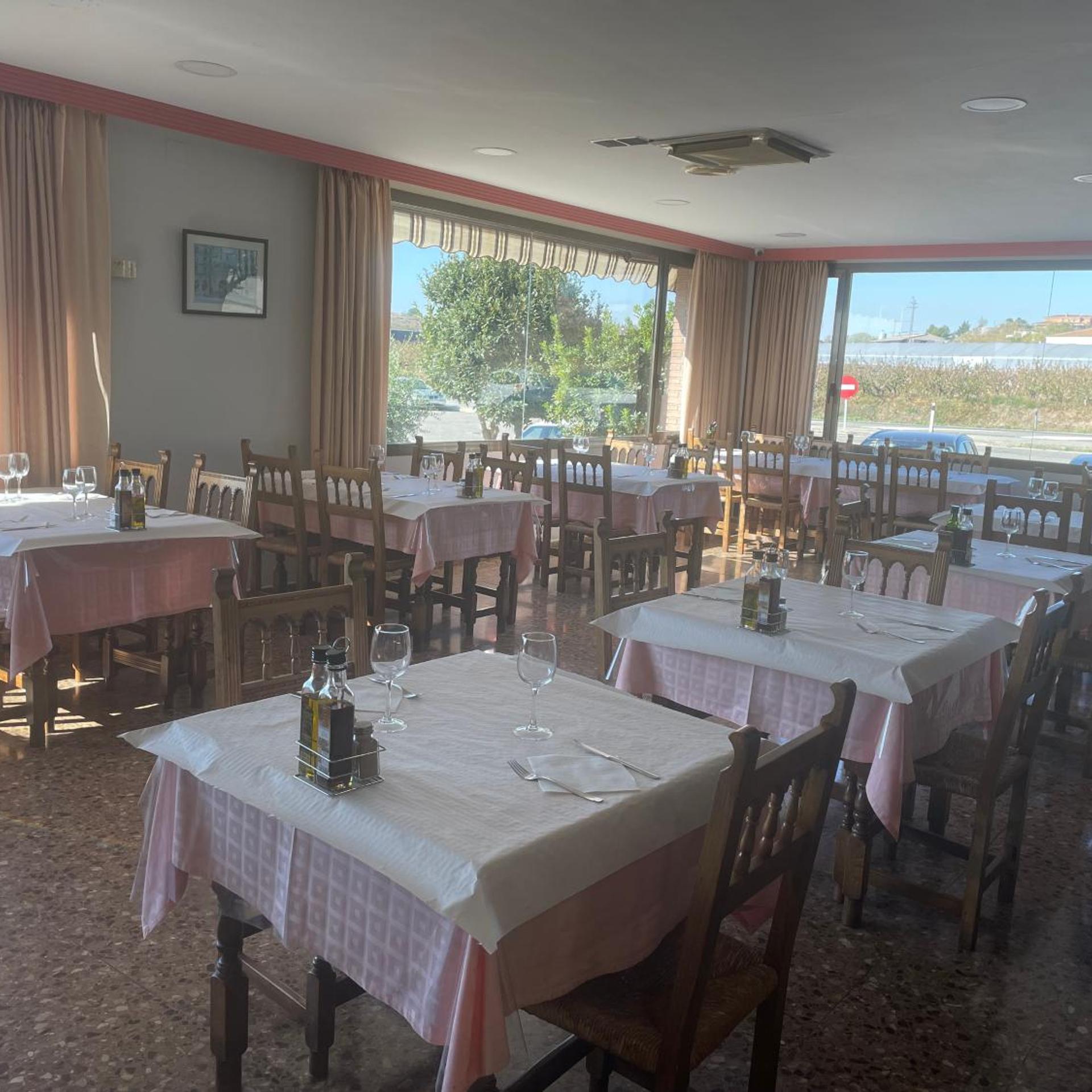 Hotel Reina Isabel 42/58