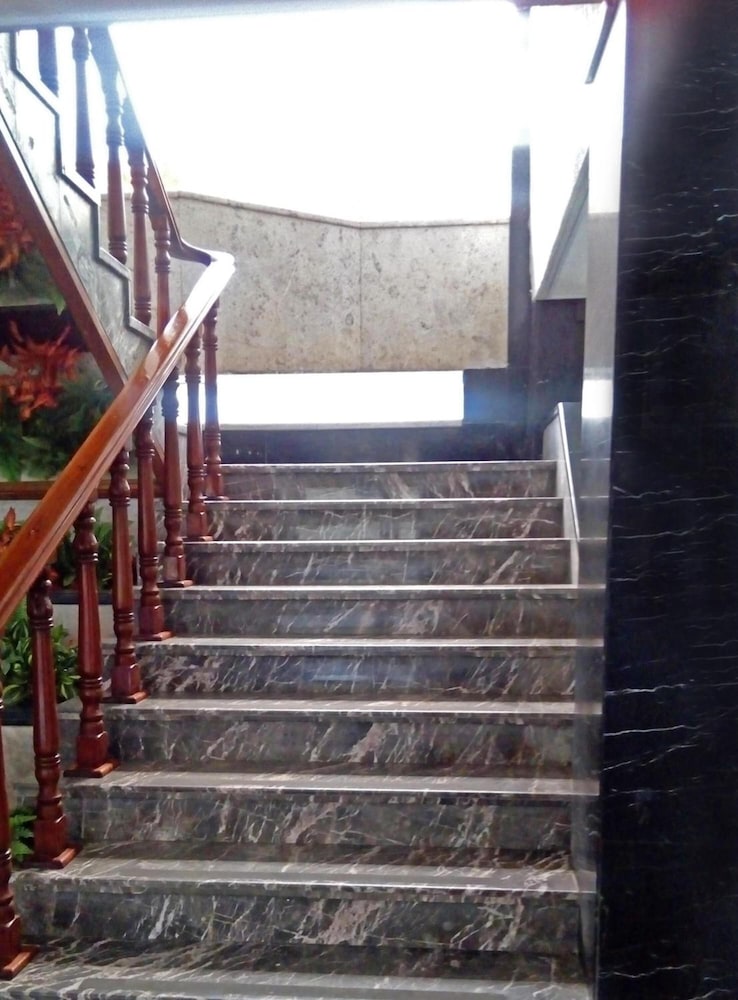 Hotel Senorial 4/28