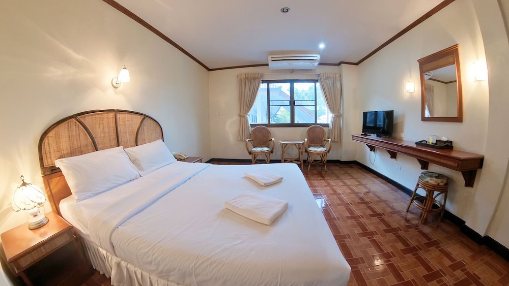 RoongRuang Hotel 8/27