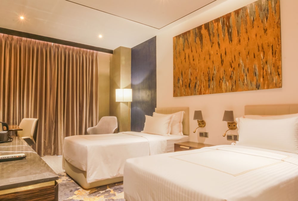DELUXE, TWIN BEDS
