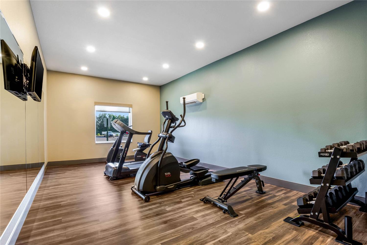 Mainstay Suites Winfield Teays Valley 6/15