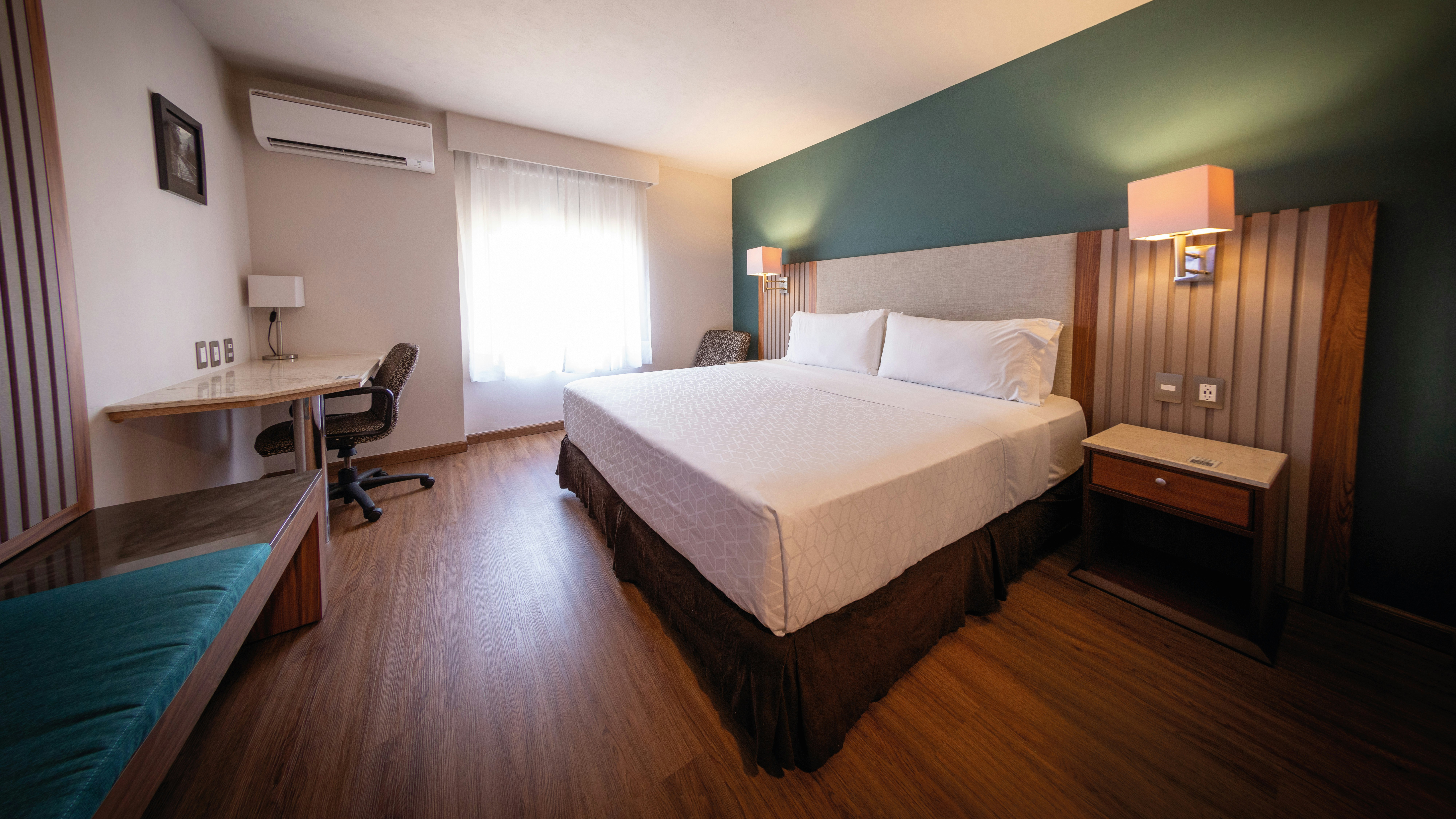 Leisure, King Bed