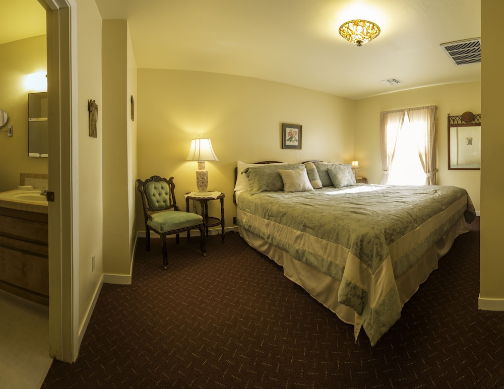 Historic Cary House Hotel 19/51