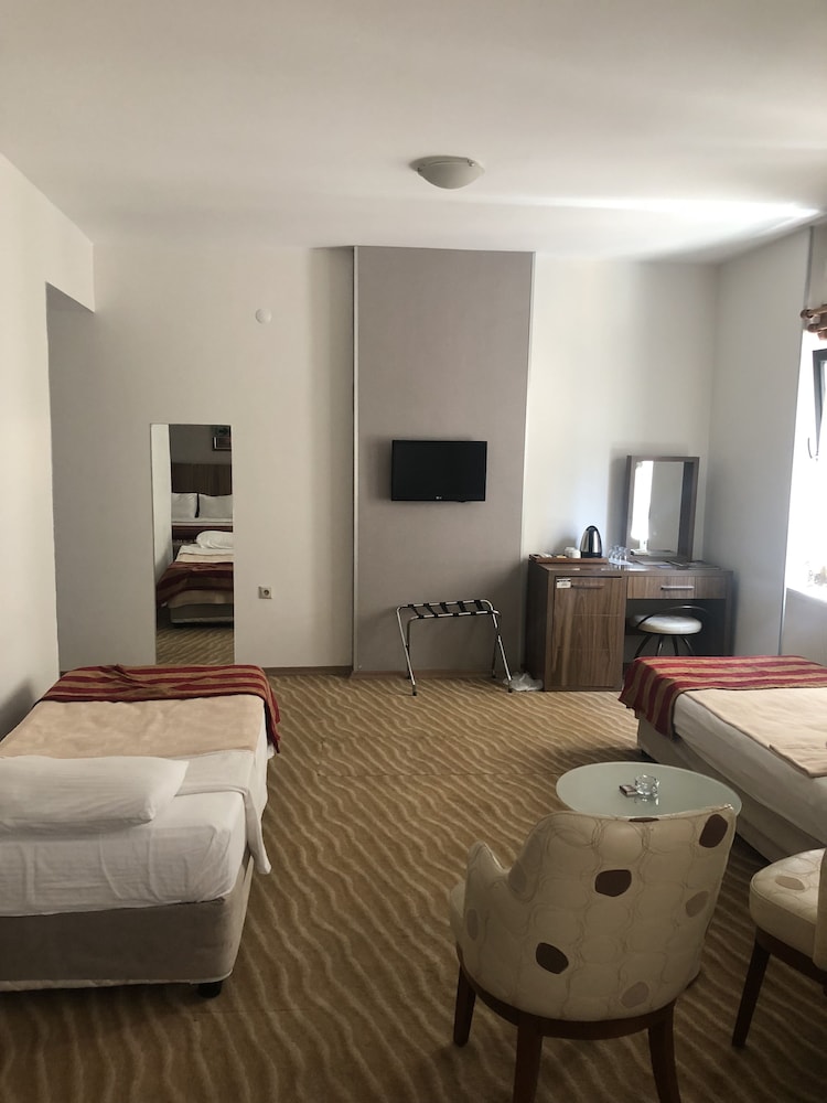 Kilim Hotel 17/35
