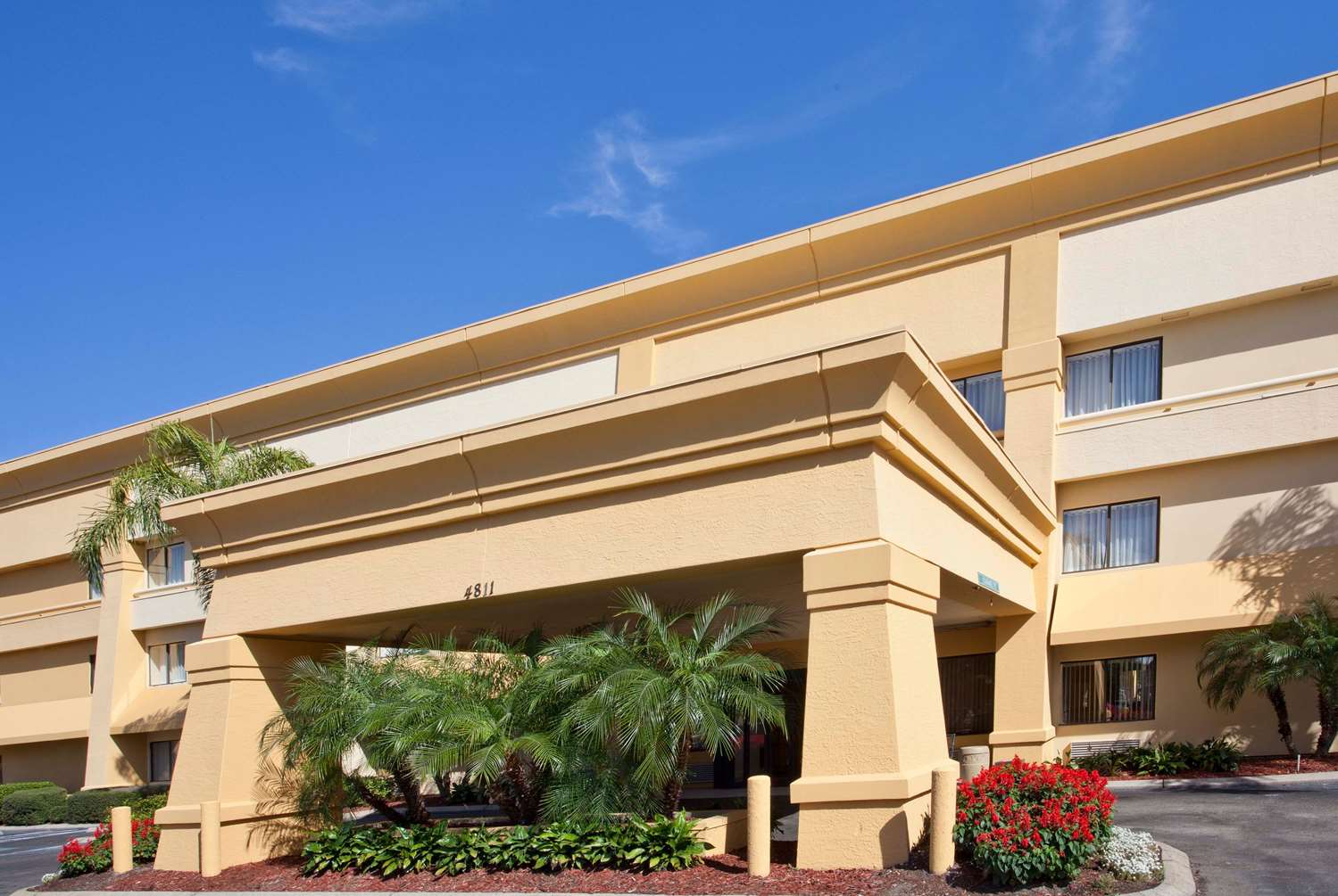 La Quinta Inn & Suites by Wyndham Tampa Fairgrounds - Casino 8/43
