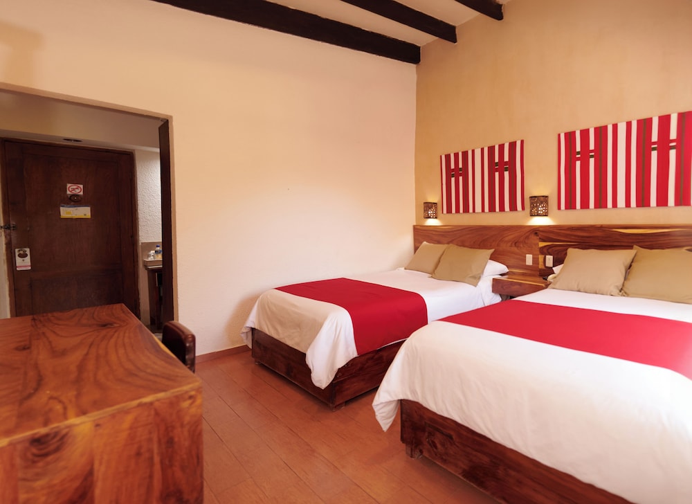 Mansion del Valle 18/50