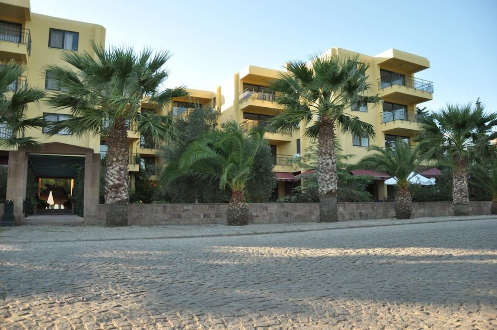 Palm Court Suites 46/48