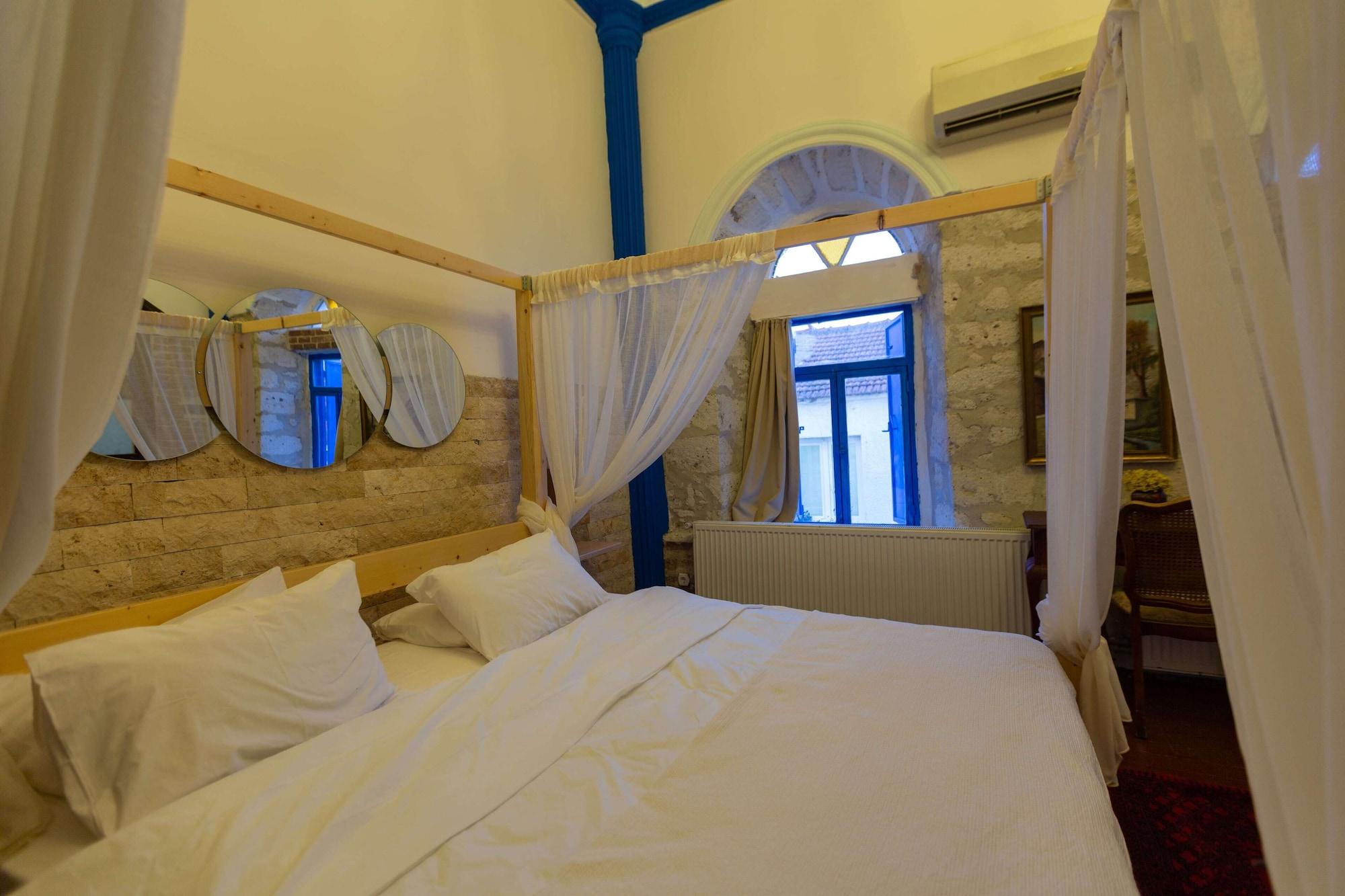 Woodstock Alacati 12/50