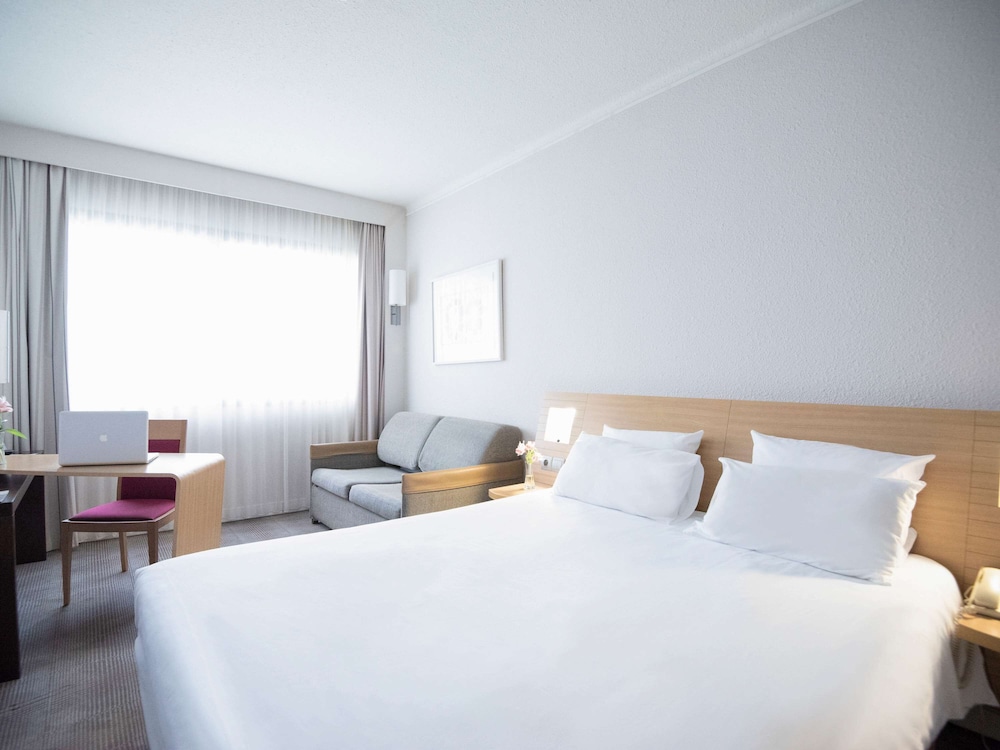Novotel Athenes 15/73